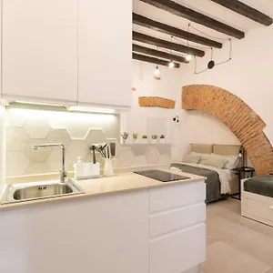 Apartment Bricks & Beams In The Key Area Of, Milan
